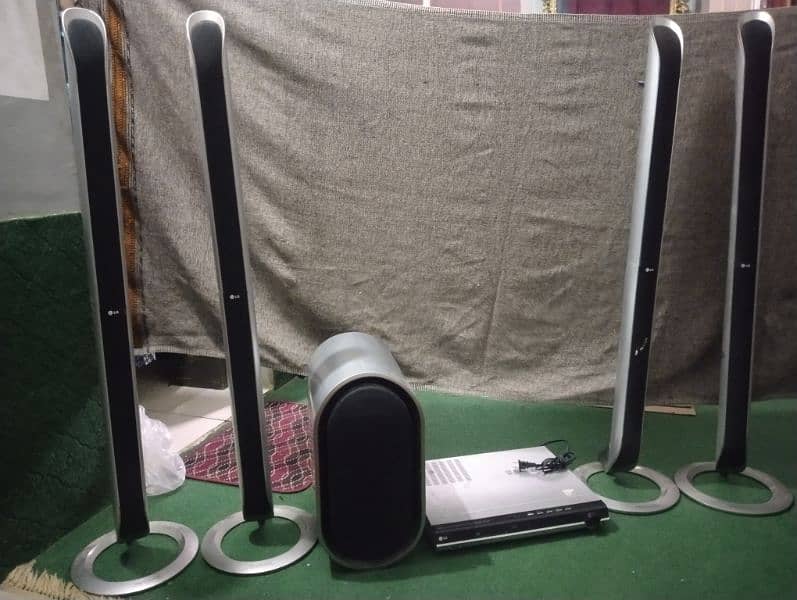 home theater LG good condition 0