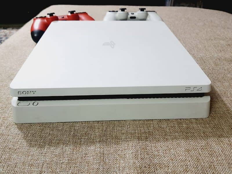 PS4 Slim 500GB for Sale – Like New! 1