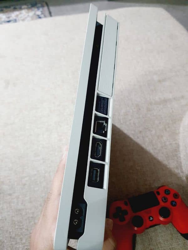 PS4 Slim 500GB for Sale – Like New! 2