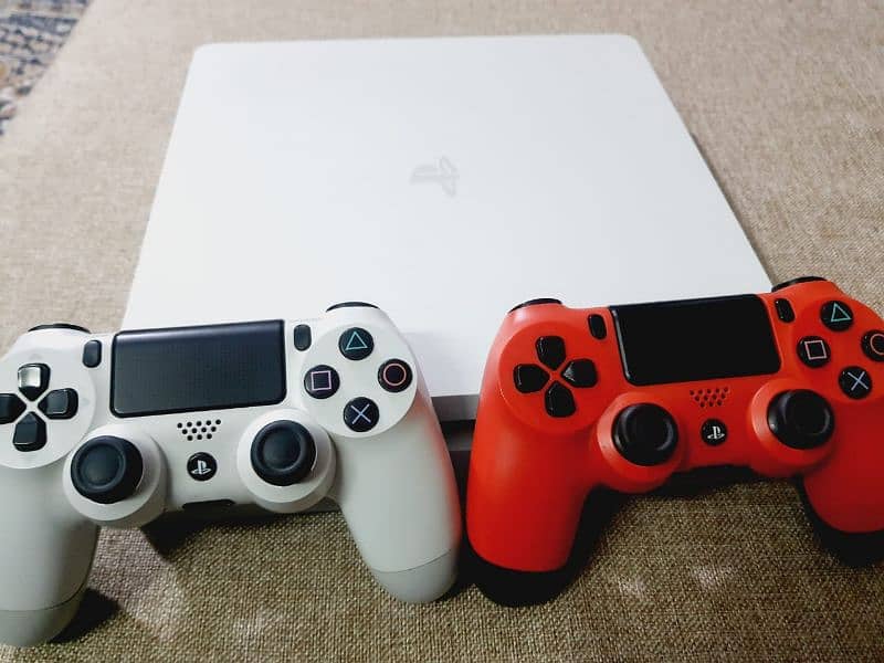 PS4 Slim 500GB for Sale – Like New! 4