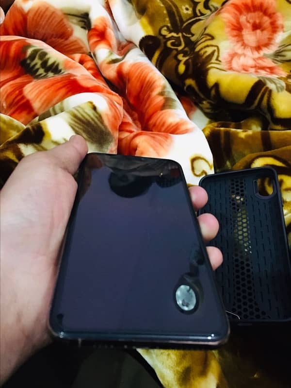 iPhone XS Max all ok 64gb pta approved only batter change 4