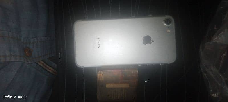 iPhone home button ni chalta baki ok ha my watsapp number 03199363088 4