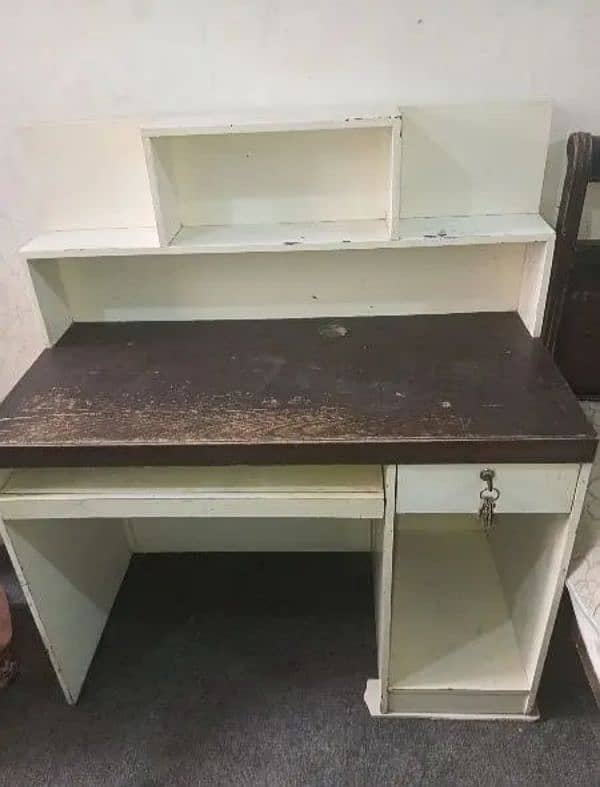 Computer table for sale 3