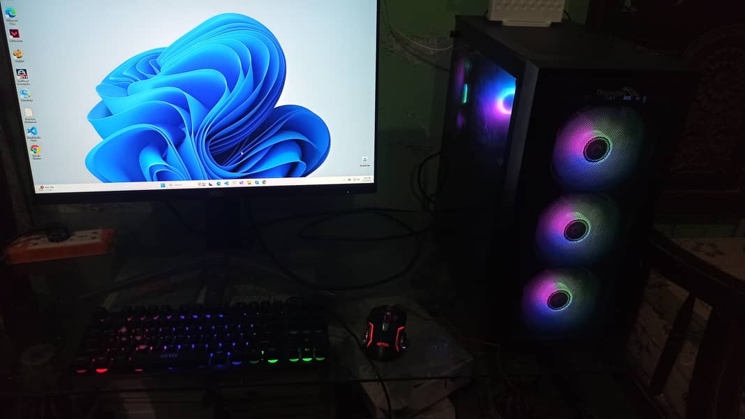 PC with 144HZ AOC Monitor RTX 2060 6GB GPU + RYZEN 5600 + 16GB RAM 1