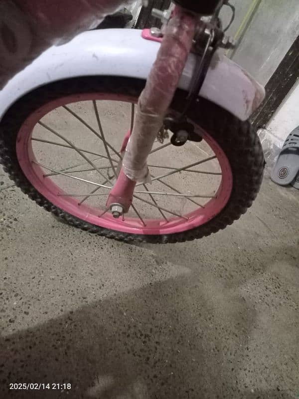 Girls barbie cycle for sale. . . 3