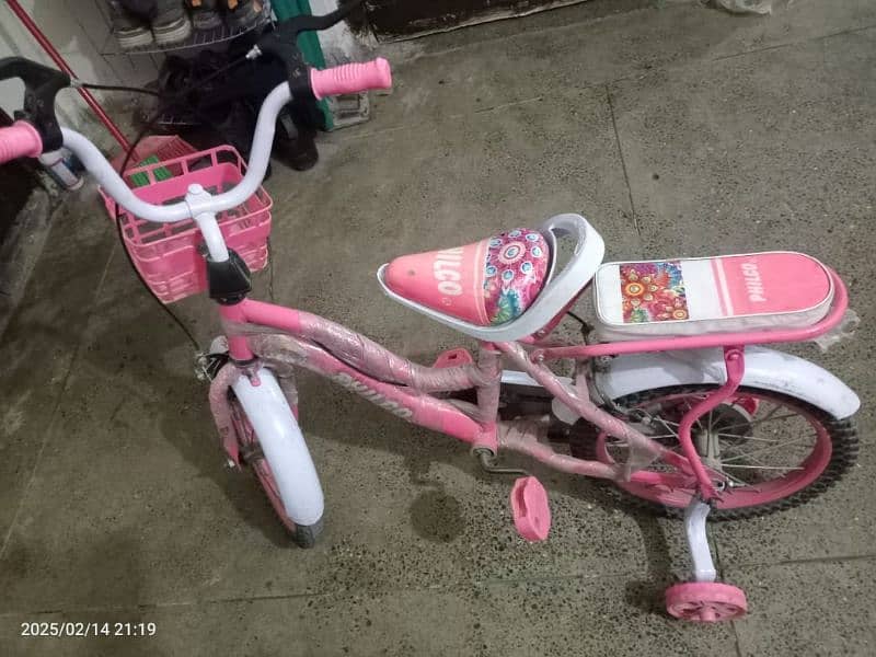 Girls barbie cycle for sale. . . 6