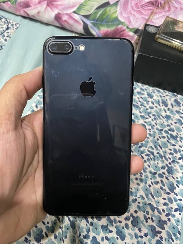 iphone 7plus 128gb Pta approved with charger original 0