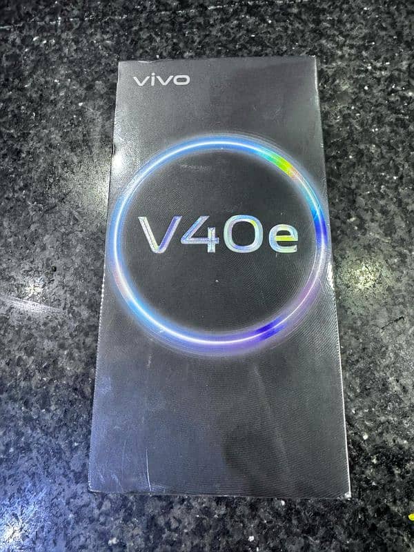 Vivo V-40e Bronze colour 8-256 0