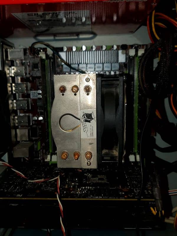 I'm selling this custom build gaming pc 1