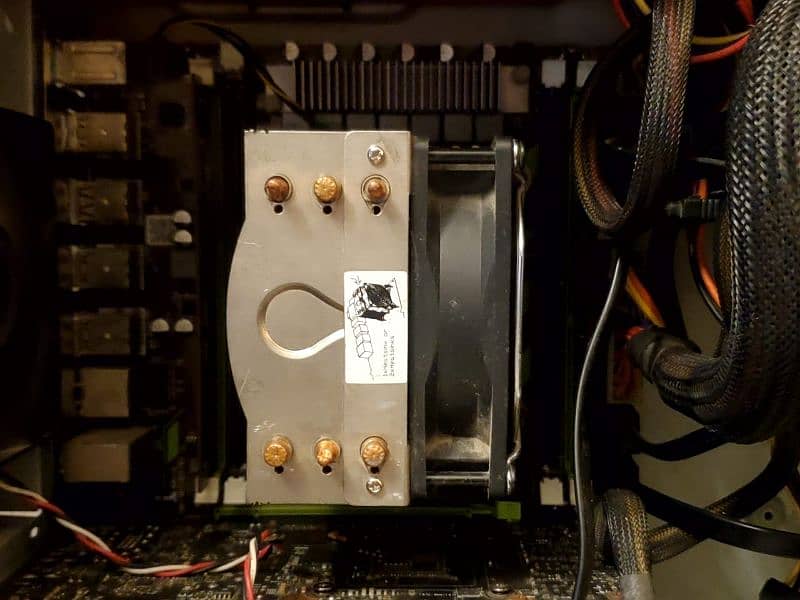 I'm selling this custom build gaming pc 2