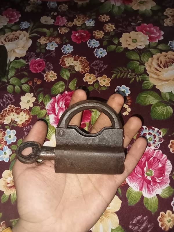 #vintage locks#vintage items#old coins#old locks#antique items #unique 9