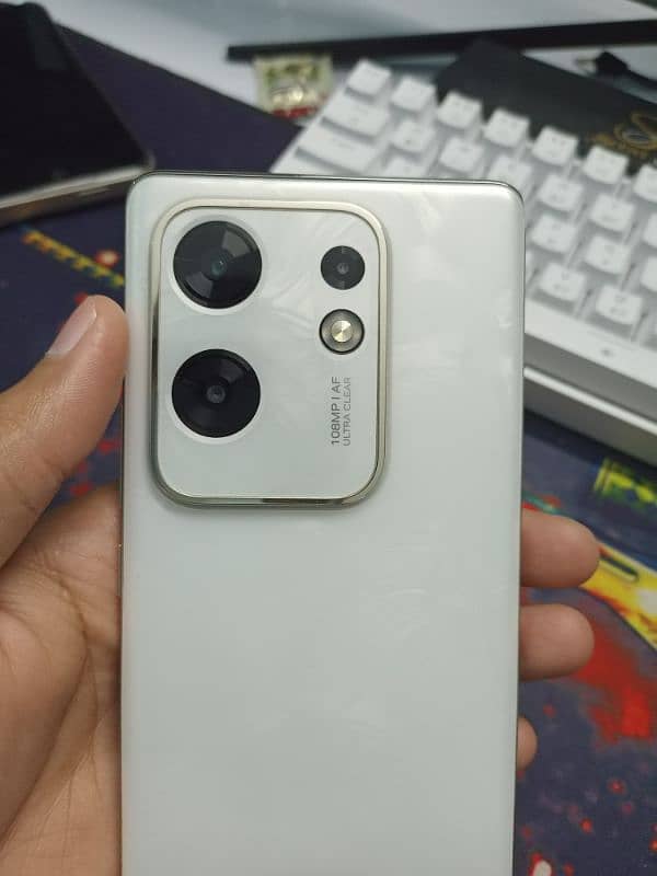 Infinix Zero 30 4G – 10/10 Condition, 7