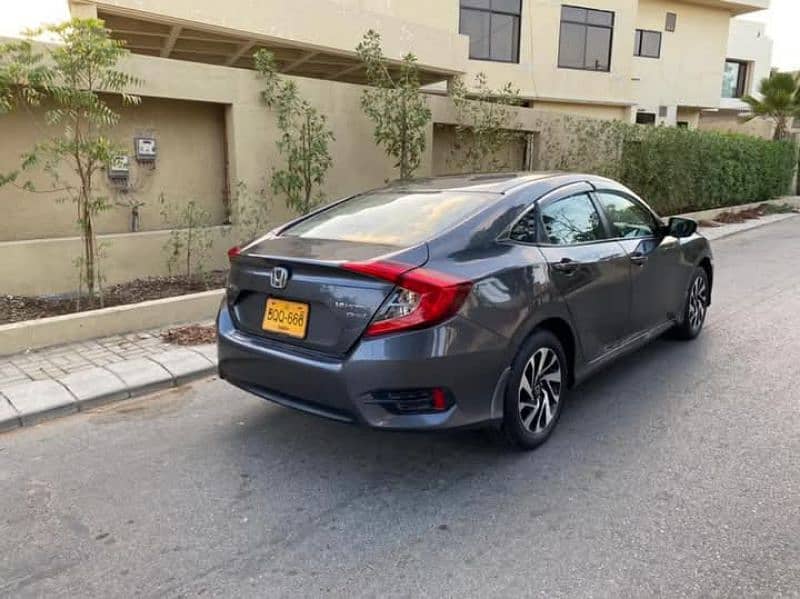 Honda Civic Oriel 1.8 i-VTEC CVT 2018 / 2019 5