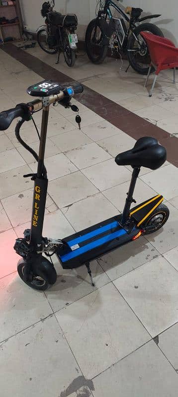 Electric scooty E10 pro 1