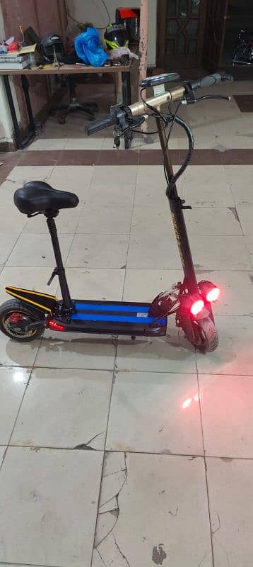 Electric scooty E10 pro 2