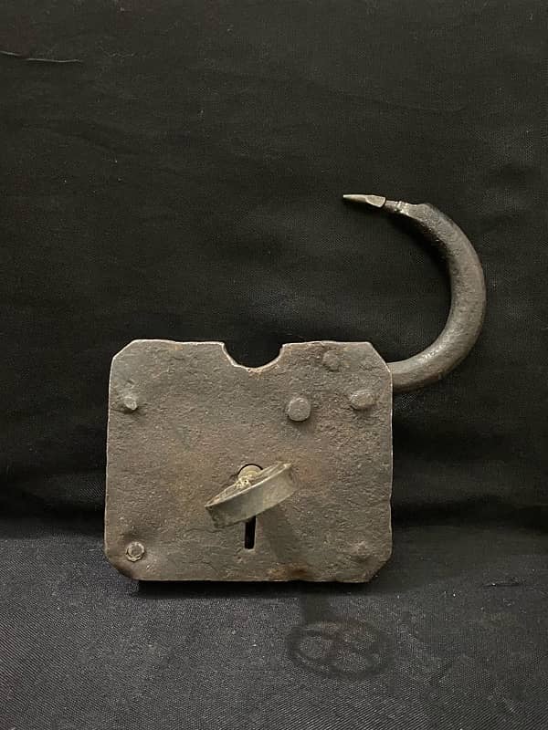 #vintage locks#antique locks#unique items#old items#old things#oldcoin 4