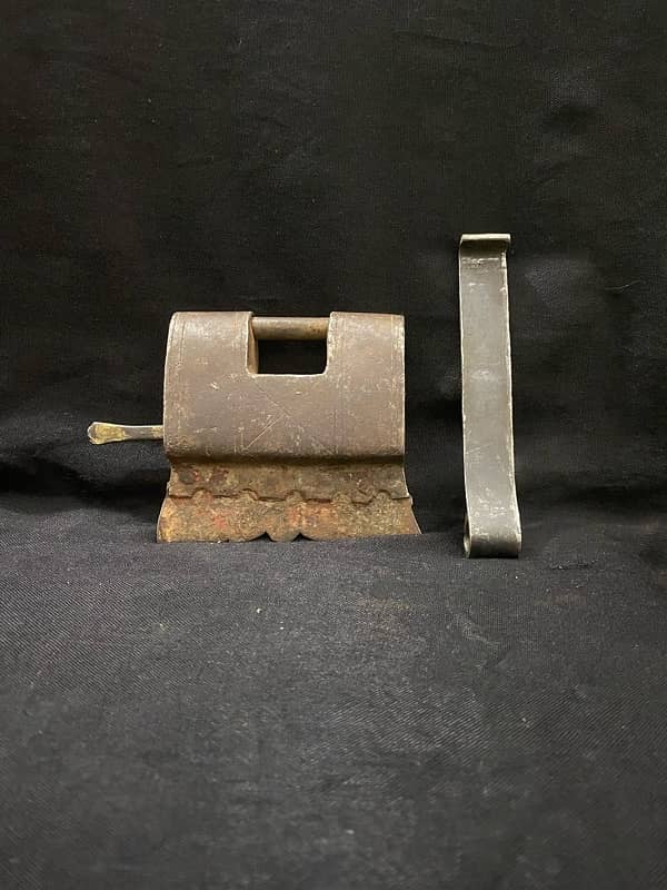 #vintage locks#antique locks#unique items#old items#old things#oldcoin 7