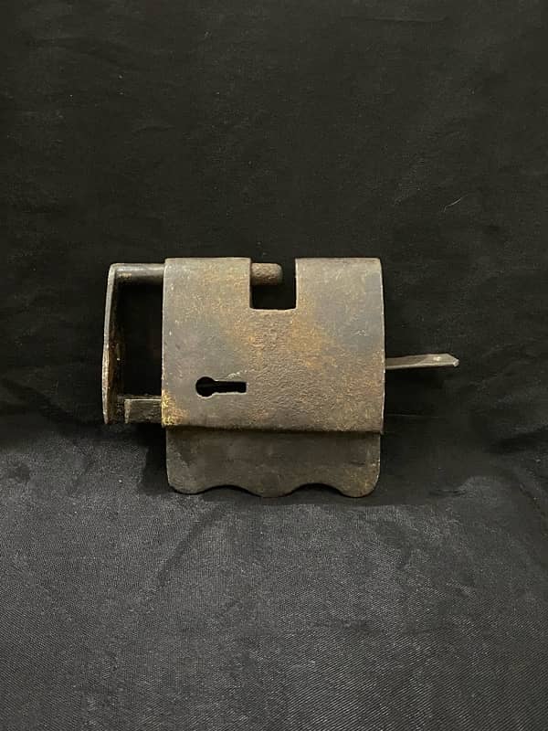 #vintage locks#antique locks#unique items#old items#old things#oldcoin 12