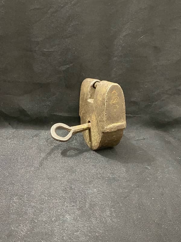 #vintage locks#antique locks#unique items#old items#old things#oldcoin 17