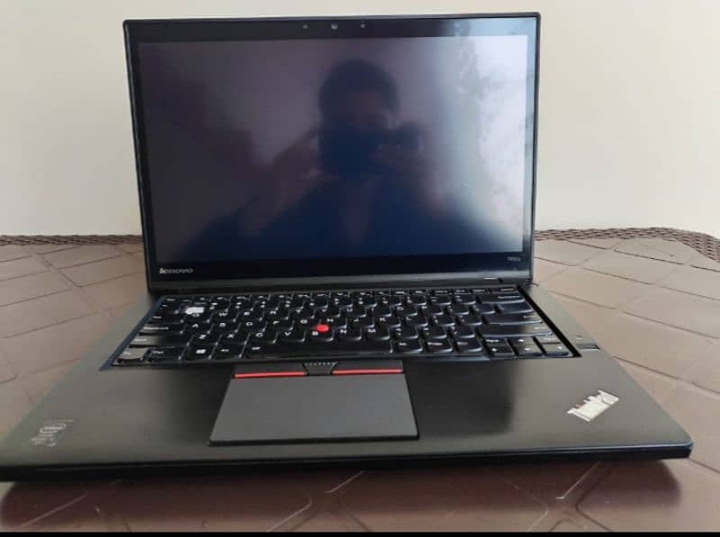 laptop i5 5th genration  lonovo 60hz touch display . 8gb ram 256gb ssd 7