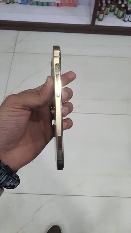 iPhone 12 Pro jv 128gb lush condition 3