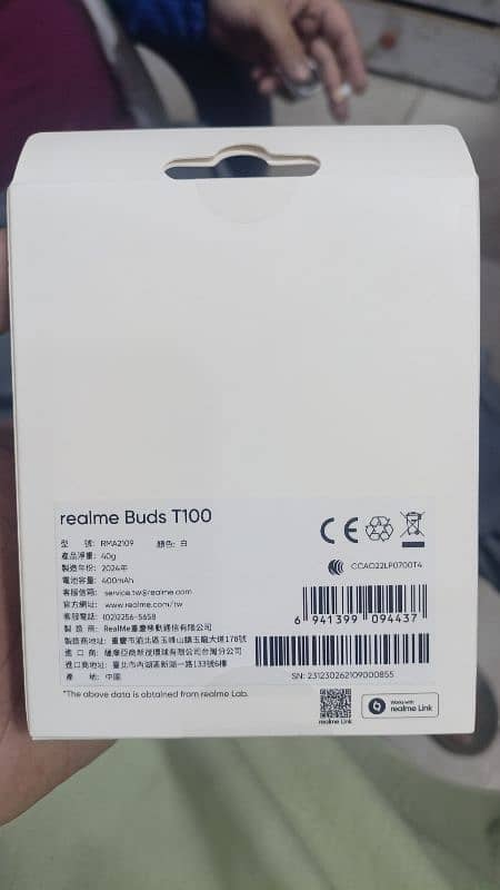 Realme earbuds T100 1