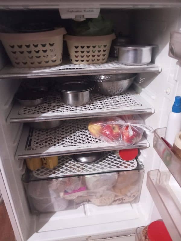 Dawlance refrigerator in perfect condition for sale 4