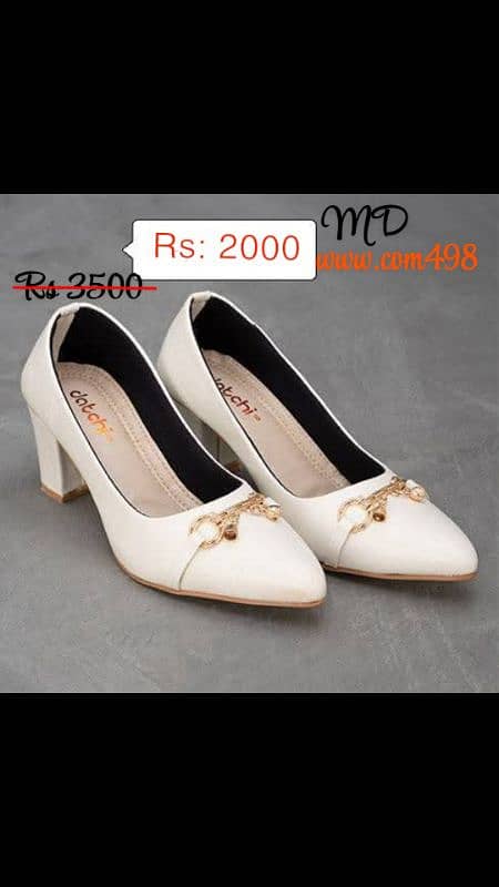 Elegant White Block Heel Shoes with Gold Accents - 0