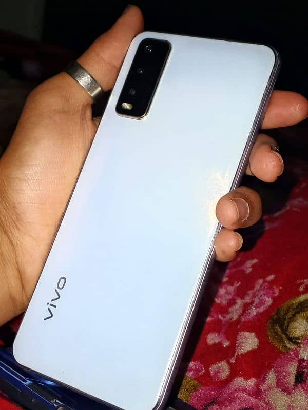 Vivo y20 with box without charger 1