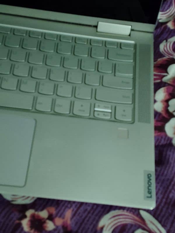 Lenovo yoga C740 for Sale Read ad 4