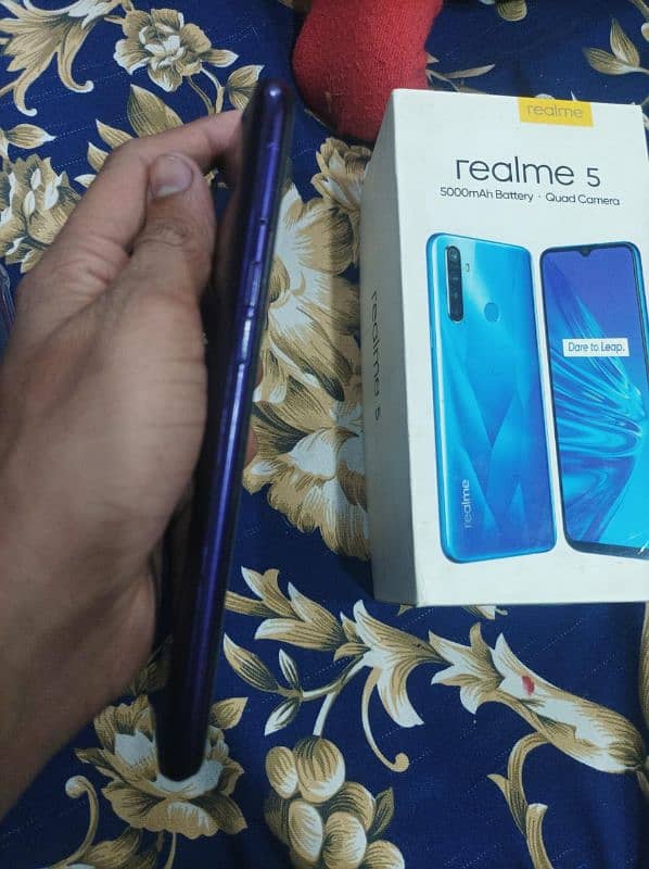 Realme 5 with Box 4/64 no any fualt 03172914918 5