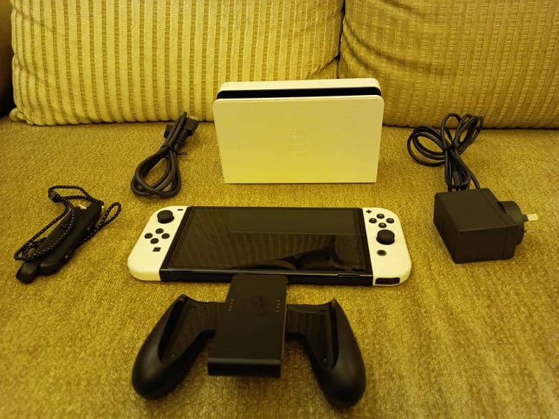 Nintendo Switch OLED 1