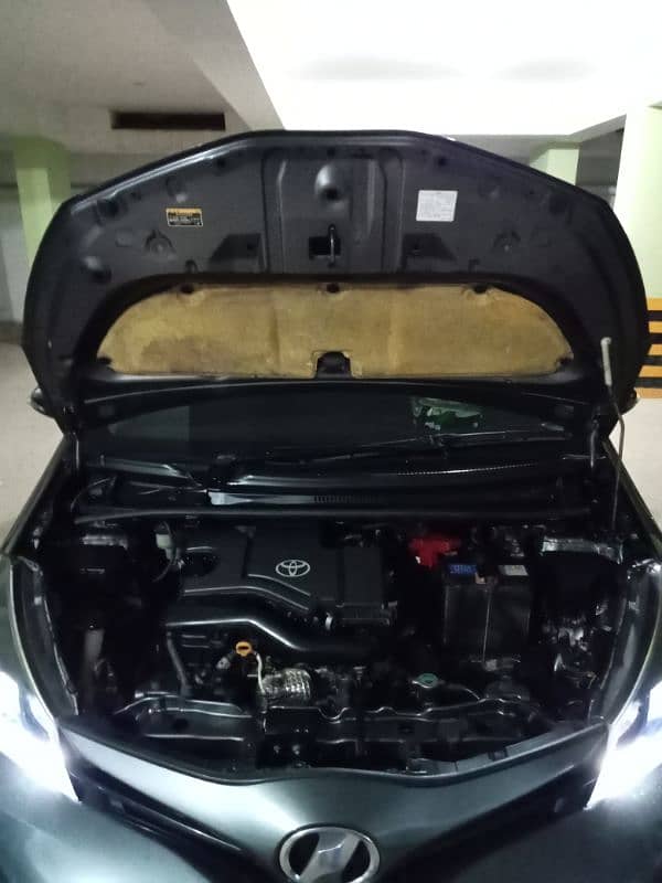 Toyota Vitz Spider 2014 1.0 F LIMITED 11