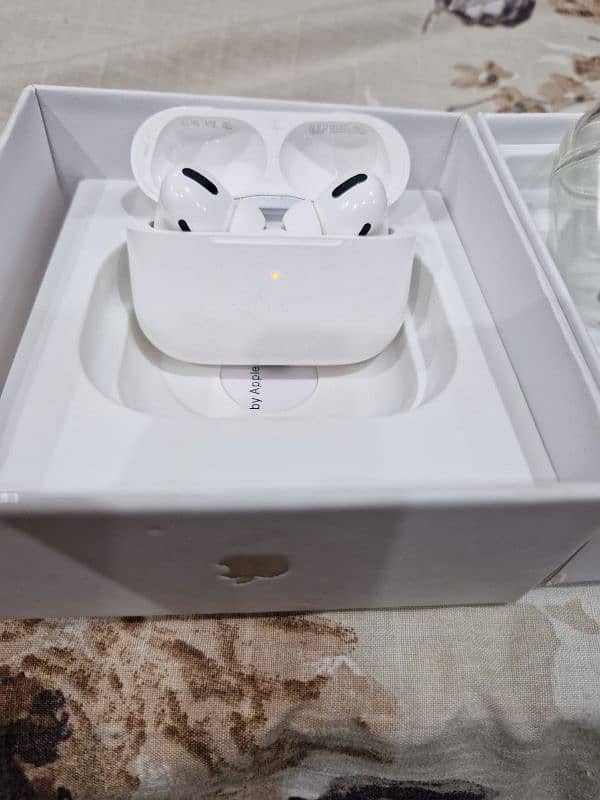 Apple airpods pro ( 3rd generation ) 4