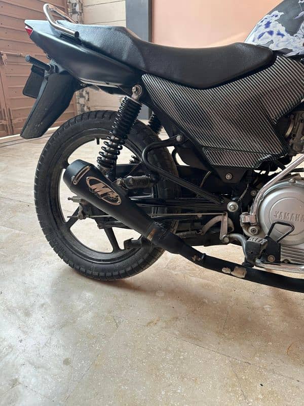 Yamaha YBR125G 4