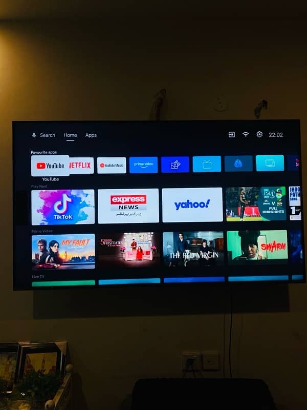 Hisense 4k  65 inch led android  urgent  sale dualspeaker  6 munth use 1