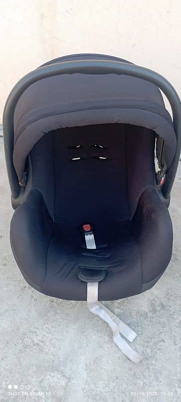 Ireland  imported baby car seat very good condition 1