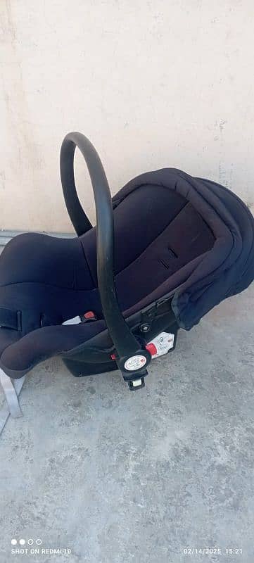 Ireland  imported baby car seat very good condition 3