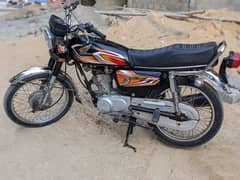 Honda 125 Karachi Number, Original condition. urgent sale.