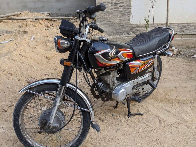 Honda 125 Karachi Number, Original condition. urgent sale. 1