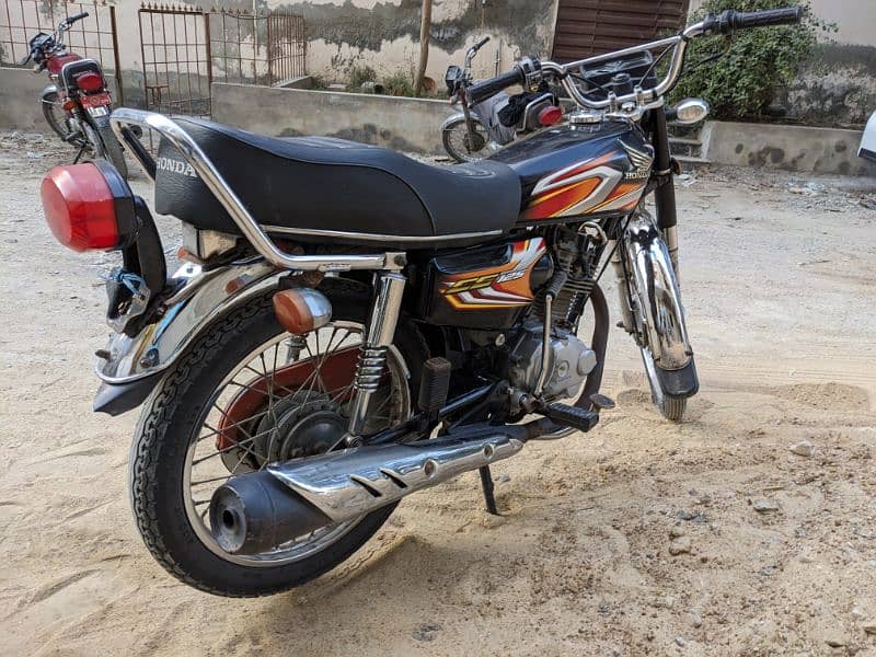 Honda 125 Karachi Number, Original condition. urgent sale. 2