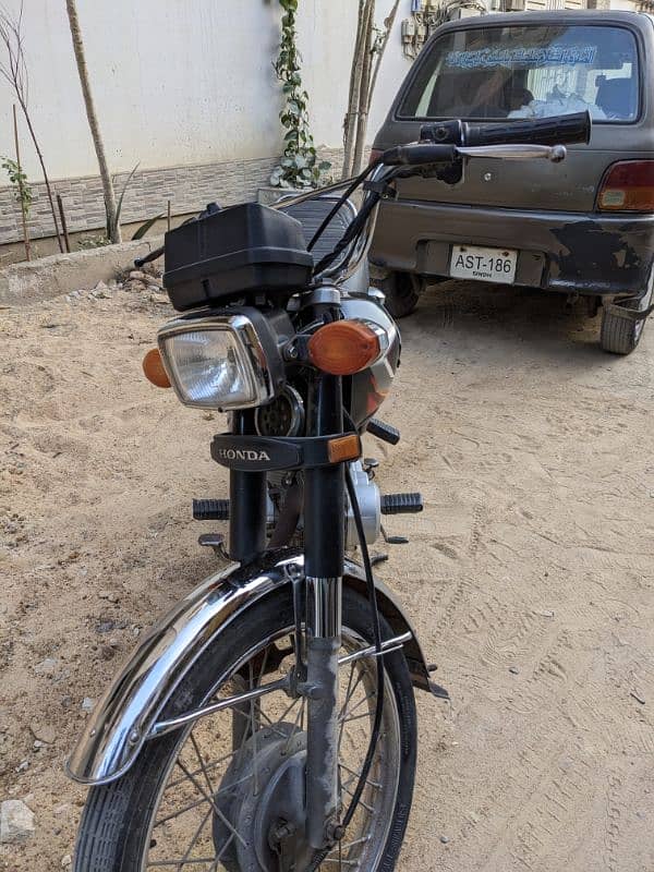 Honda 125 Karachi Number, Original condition. urgent sale. 3