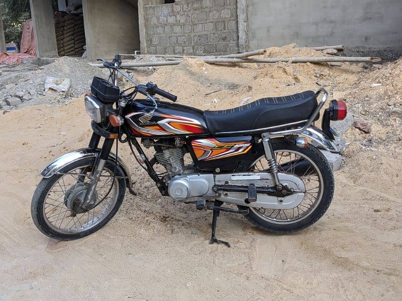 Honda 125 Karachi Number, Original condition. urgent sale. 5