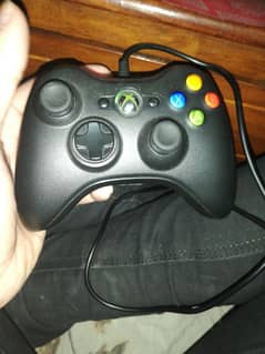 xbox 360 wired controller 10/10 condition 1 month used