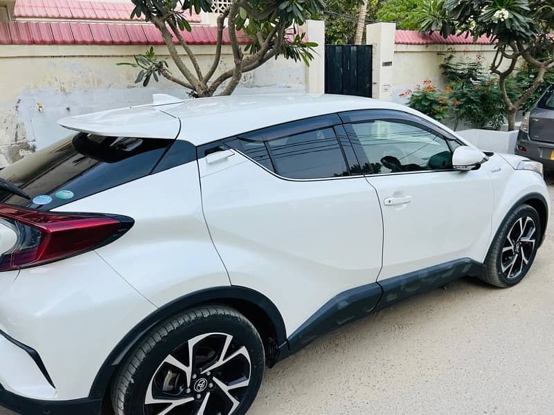 Toyota C-HR 2018 1