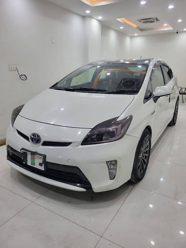 Toyota Prius S LED PKG. 0