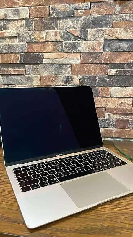 MacBook Air 2019, 13” i5, 8GB, 256GB 1