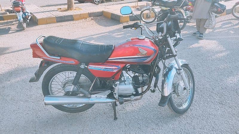 Honda CD 100 Islamabad Number just like new ( exchange possible) 2