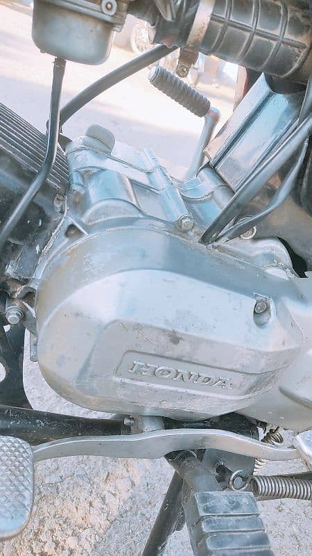 Honda CD 100 Islamabad Number just like new ( exchange possible) 11