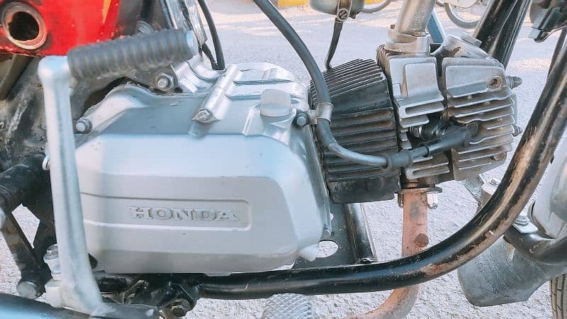 Honda CD 100 Islamabad Number just like new ( exchange possible) 12